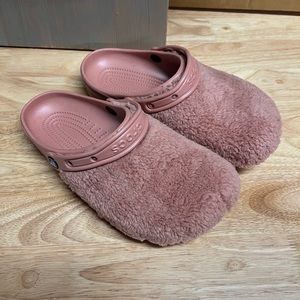 Womens Fuzzy Crocs size 9